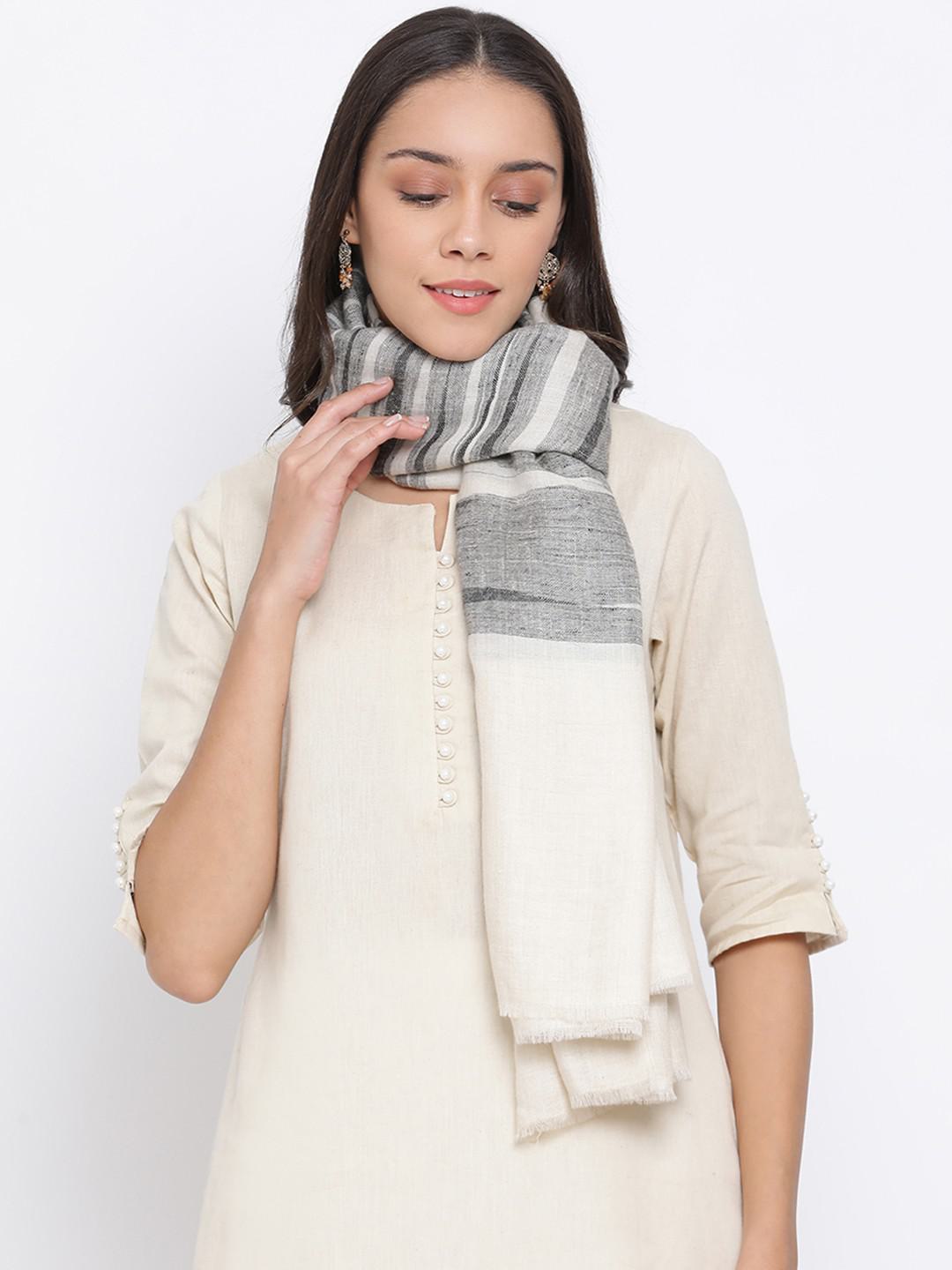 PURE PASHMINA SHAWL IN REVERSIBLE IKAT INSPIRED WEAVE IN BLACK & IVORY HUES